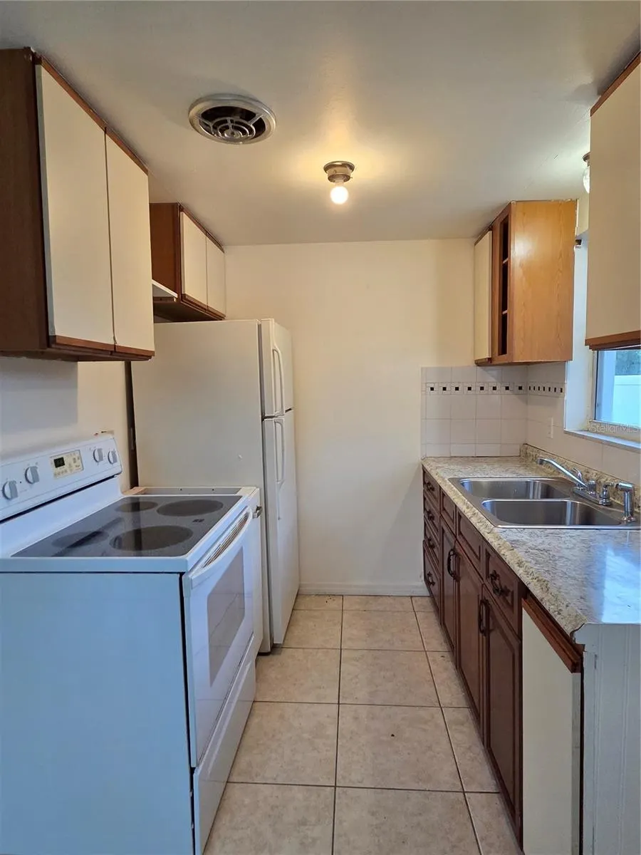 638 DOGWOOD CT