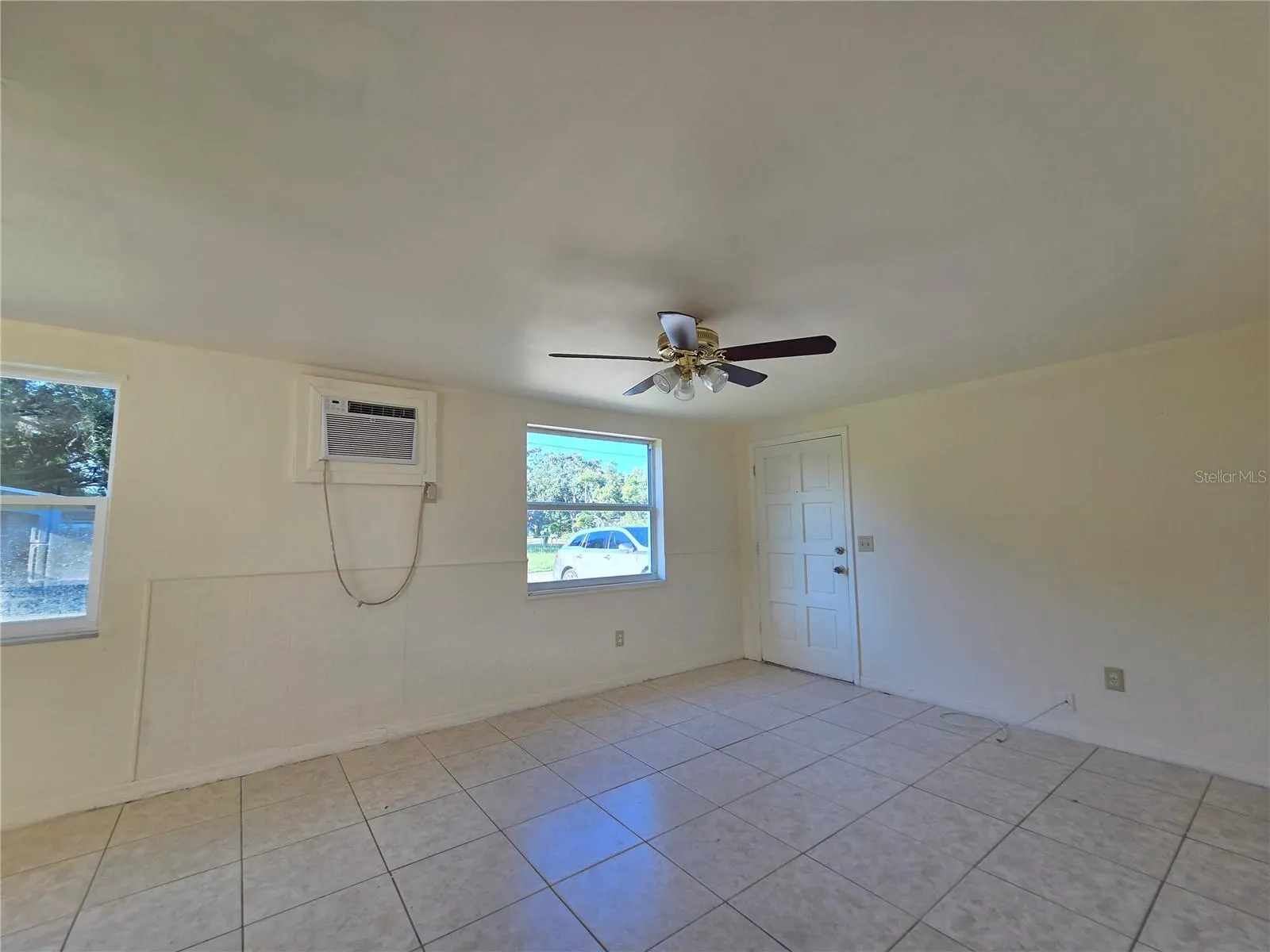 638 DOGWOOD CT
