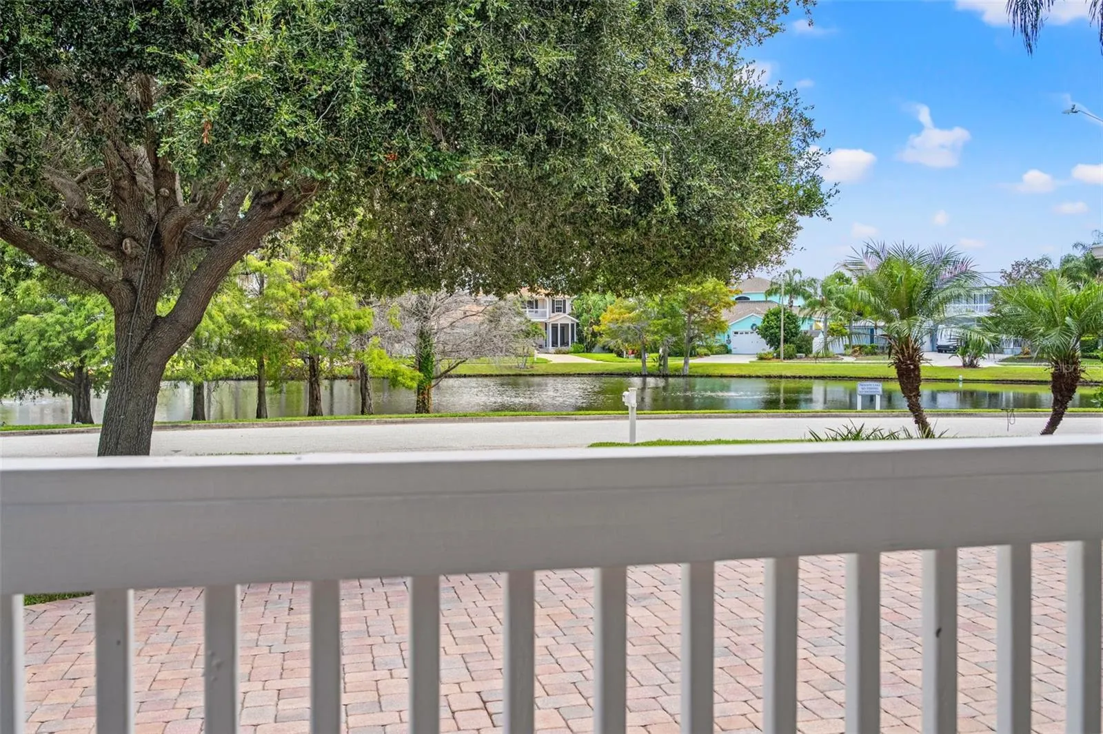 2820 SWAN CIR
