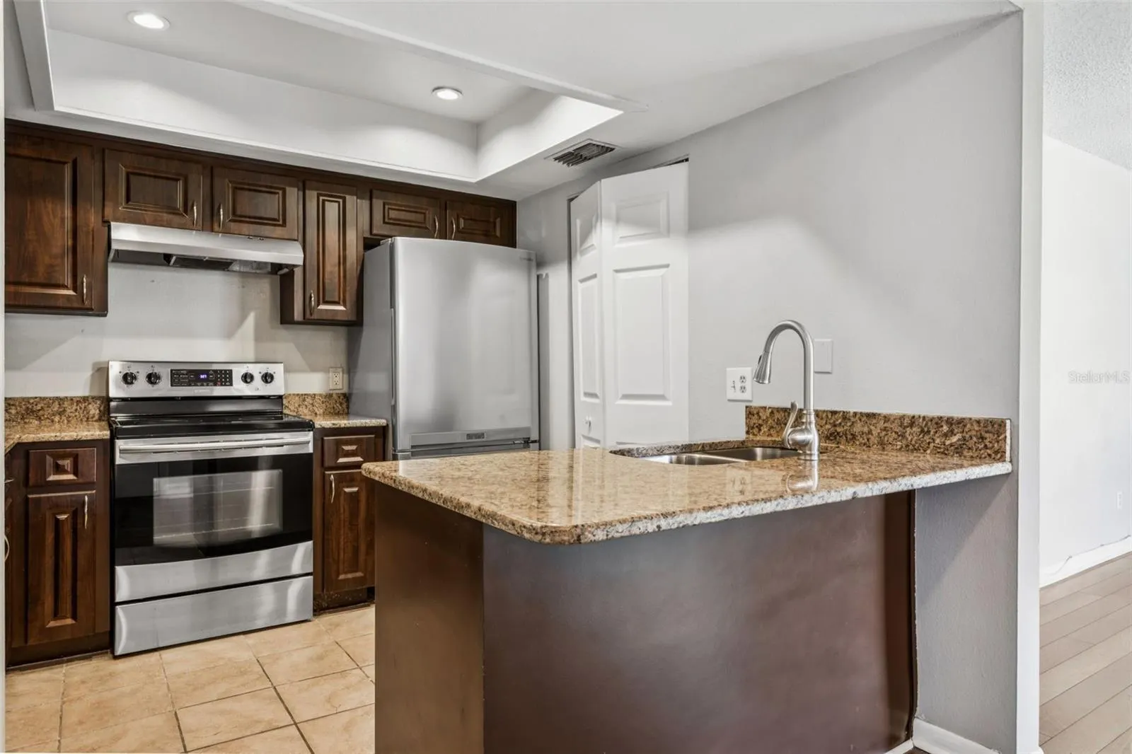 201 S ARRAWANA AVE #L, #L