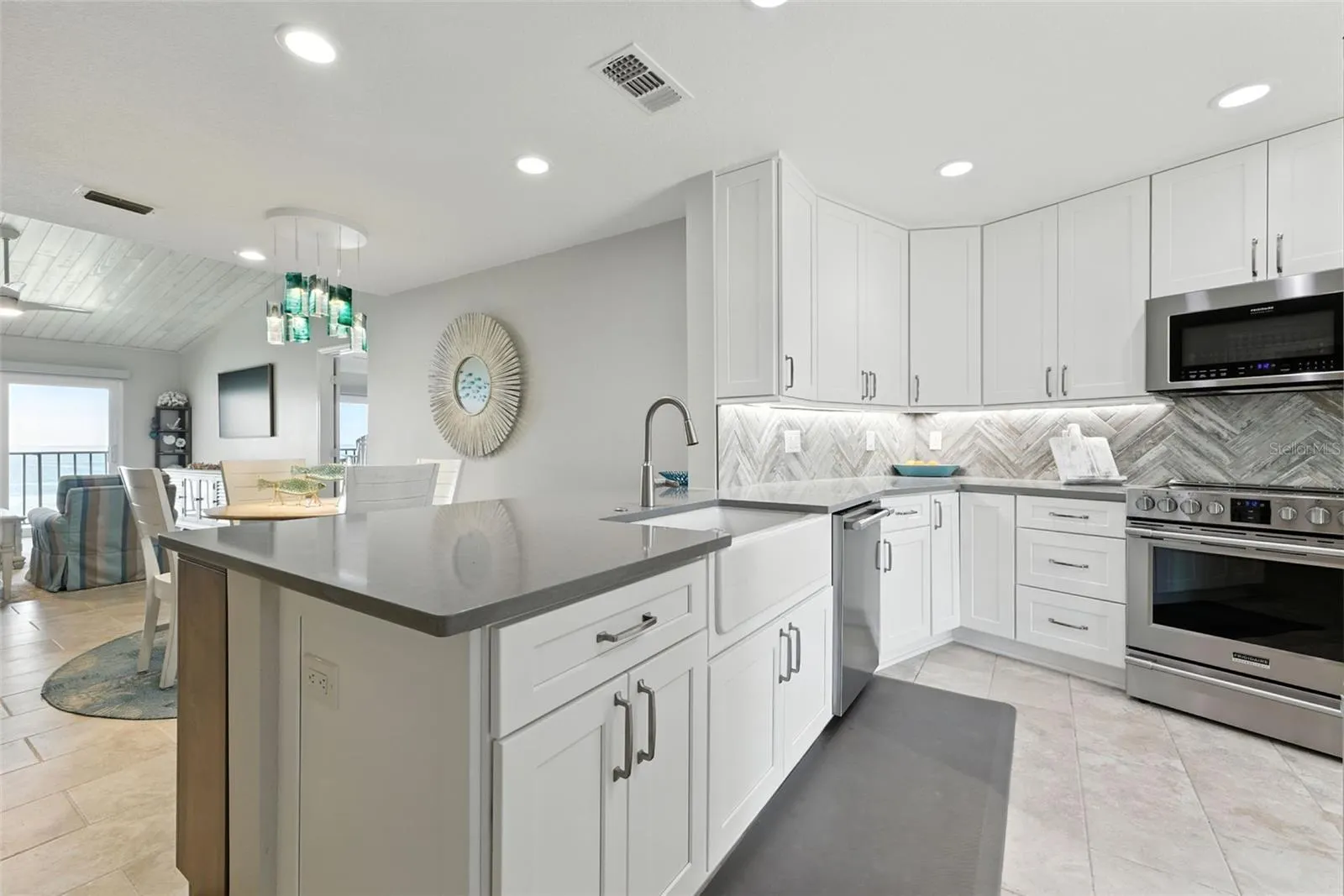 7540 SUNSHINE SKYWAY LN S #221, #221