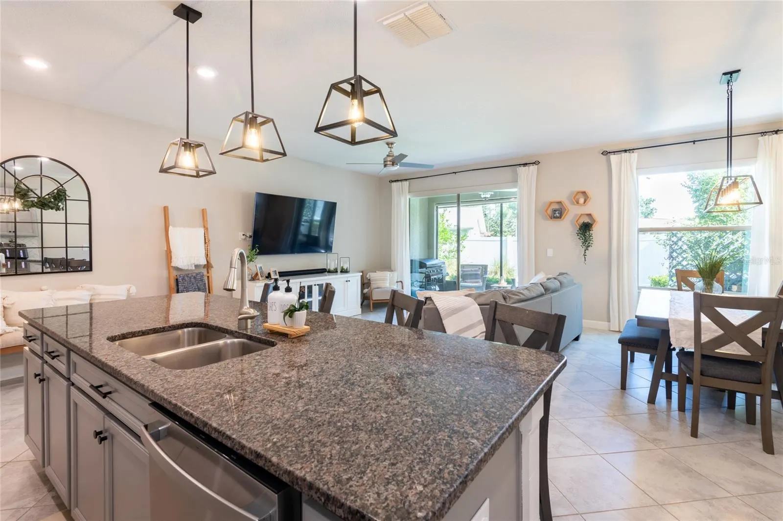 6815 VIA PERLOSO CT