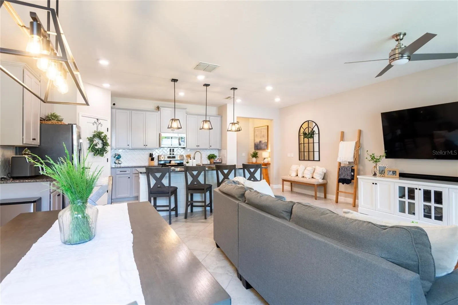 6815 VIA PERLOSO CT