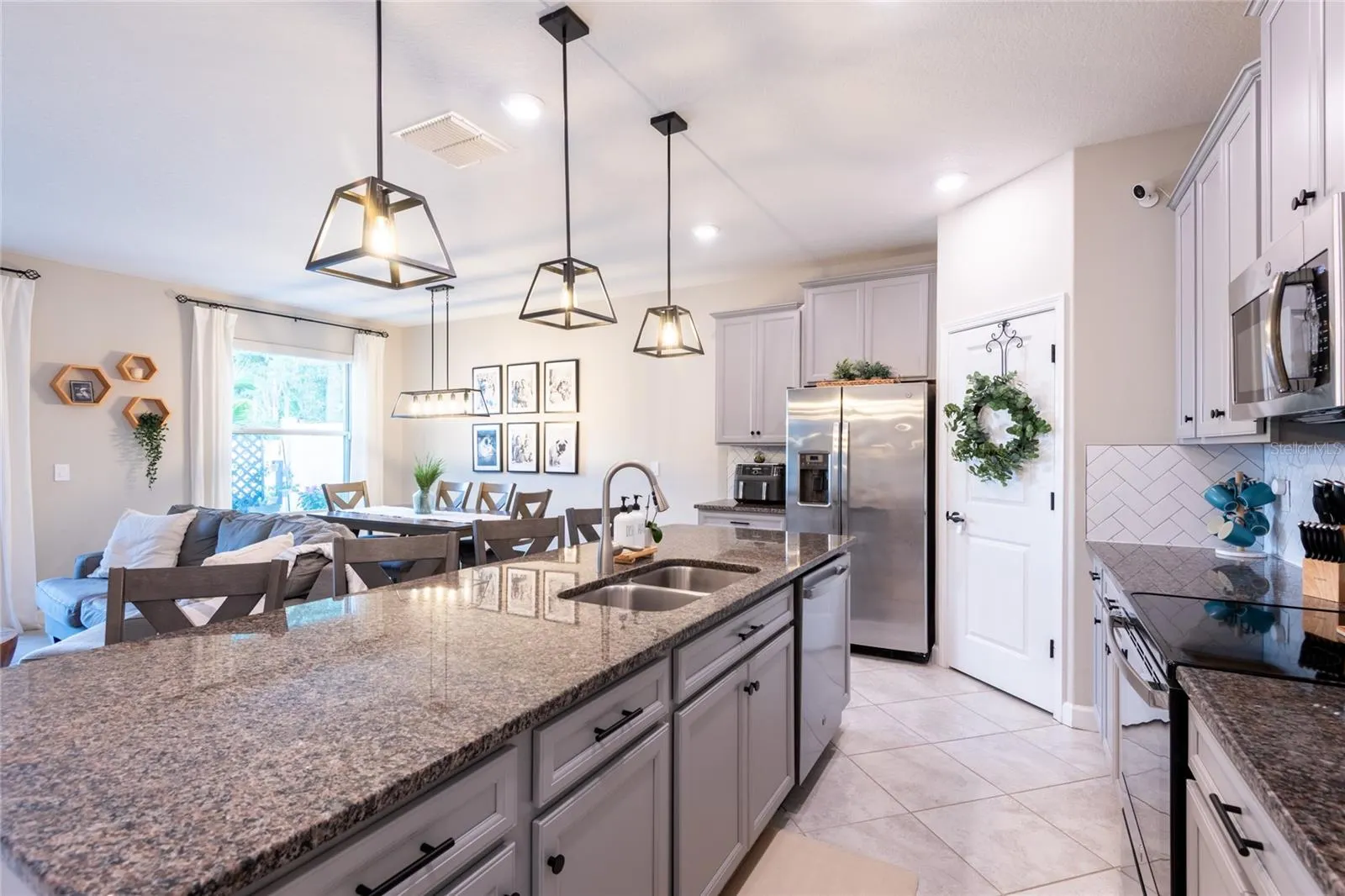 6815 VIA PERLOSO CT