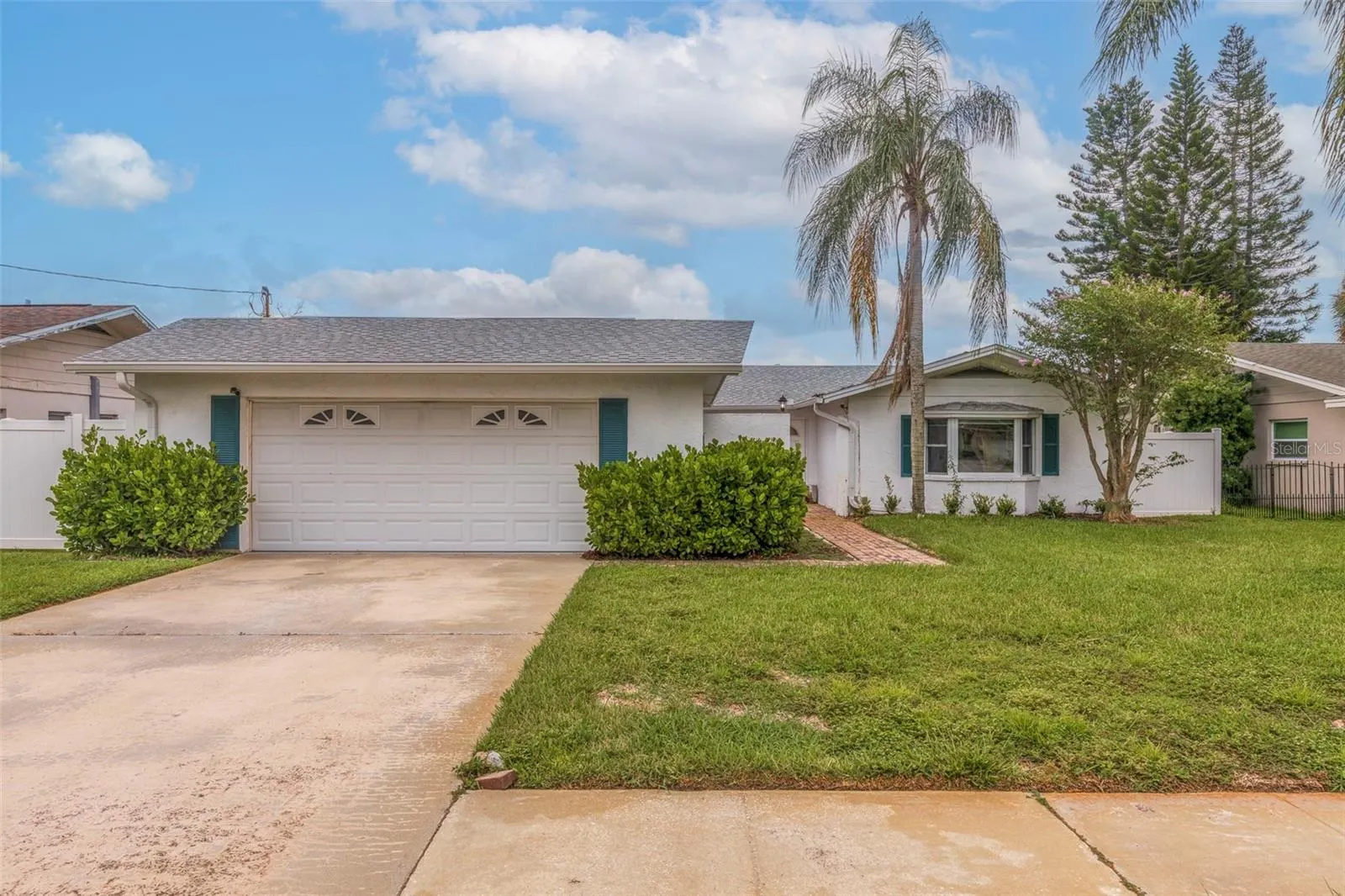 4625 BAY CREST DR