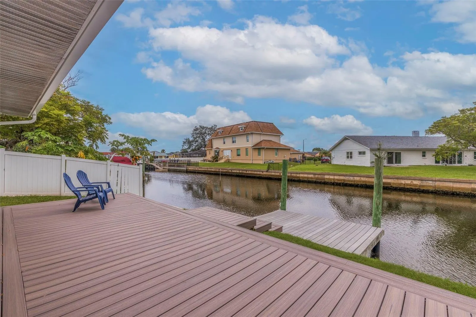 4625 BAY CREST DR