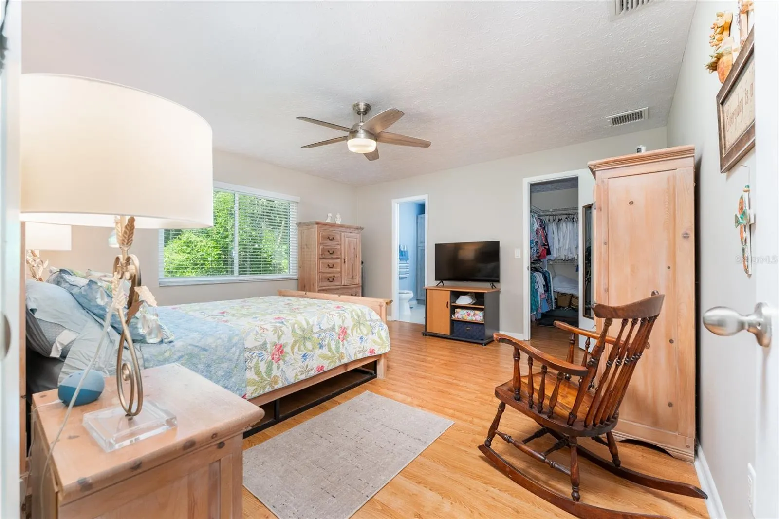 1510 LORETTA CT