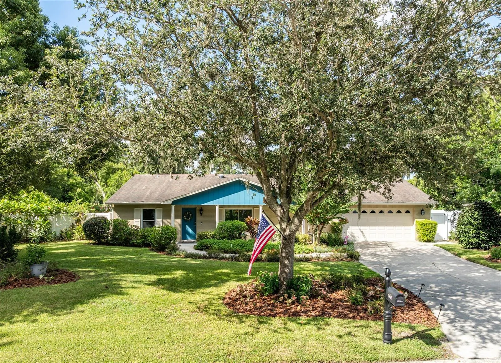 1510 LORETTA CT