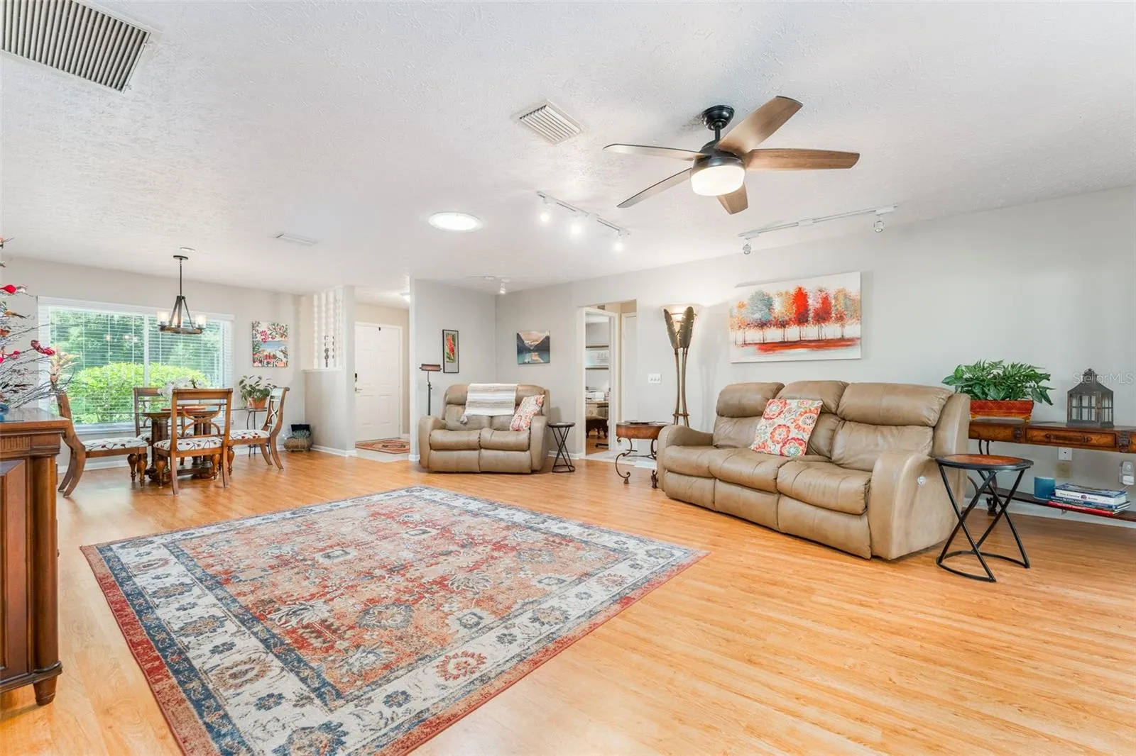 1510 LORETTA CT