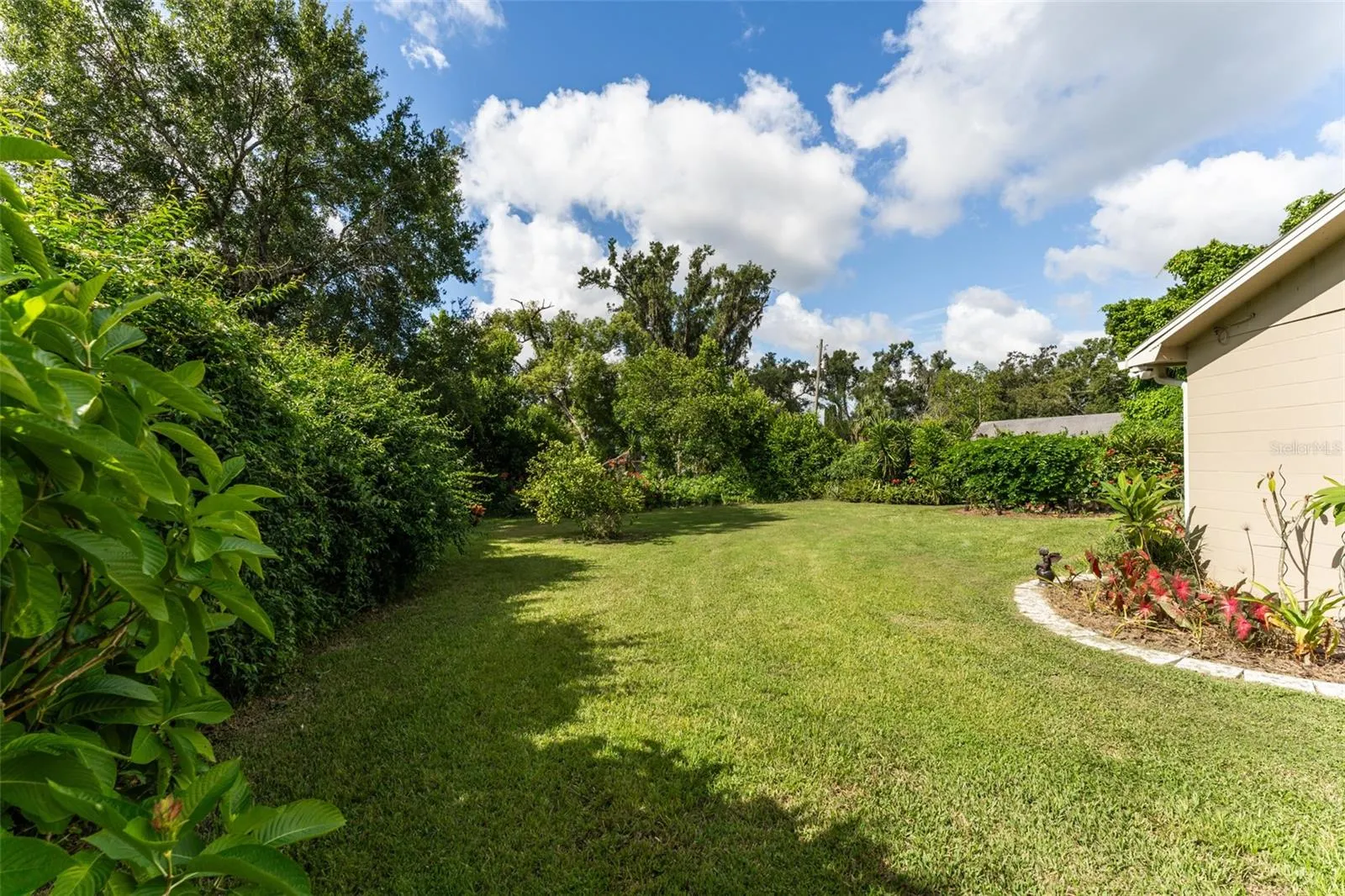 1510 LORETTA CT
