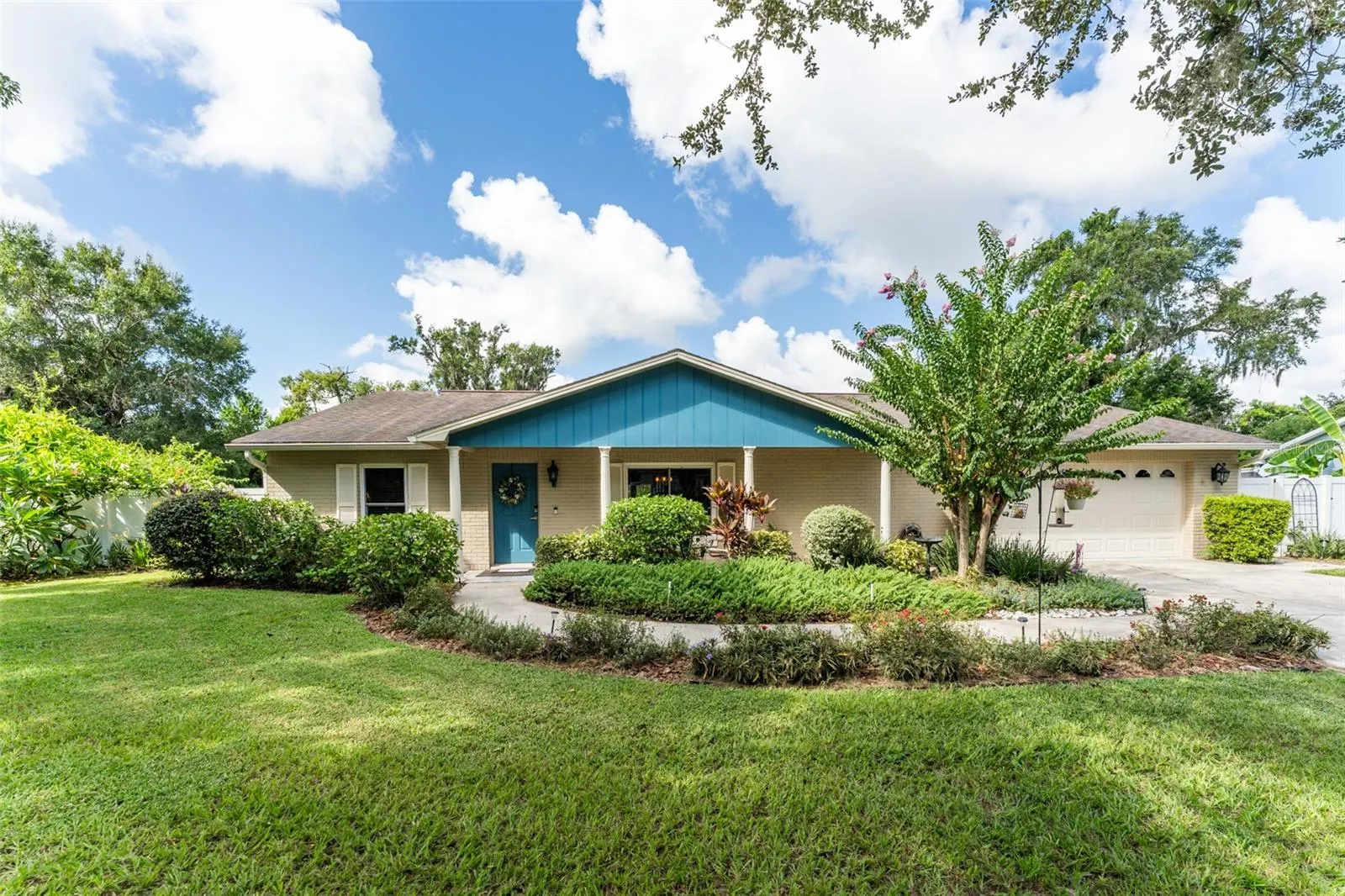 1510 LORETTA CT