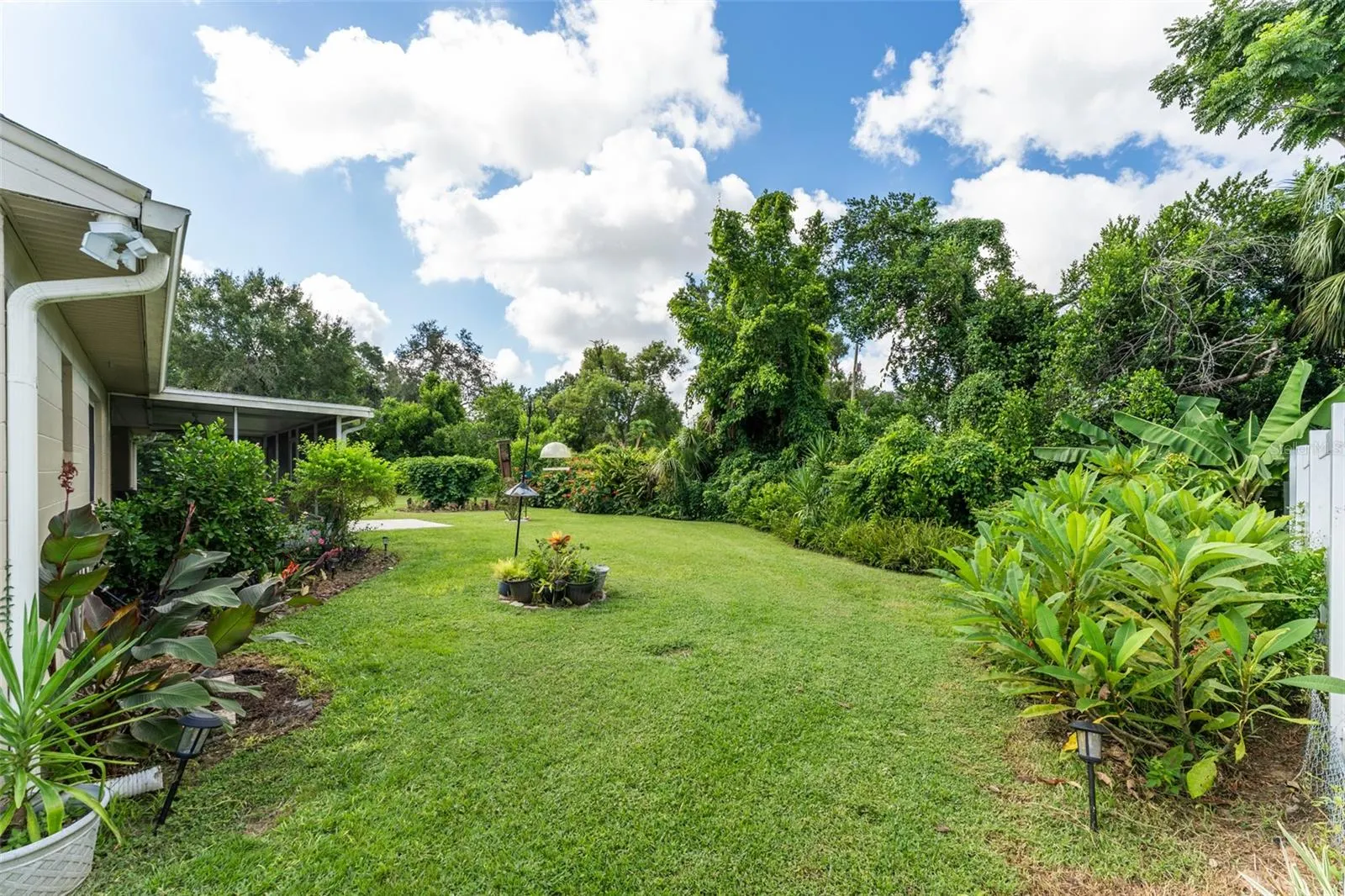 1510 LORETTA CT