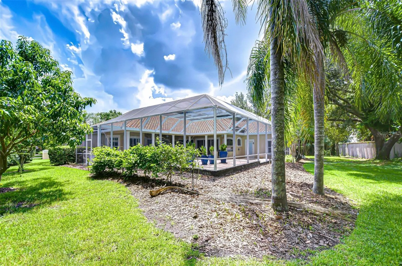 6407 RENWICK CIR