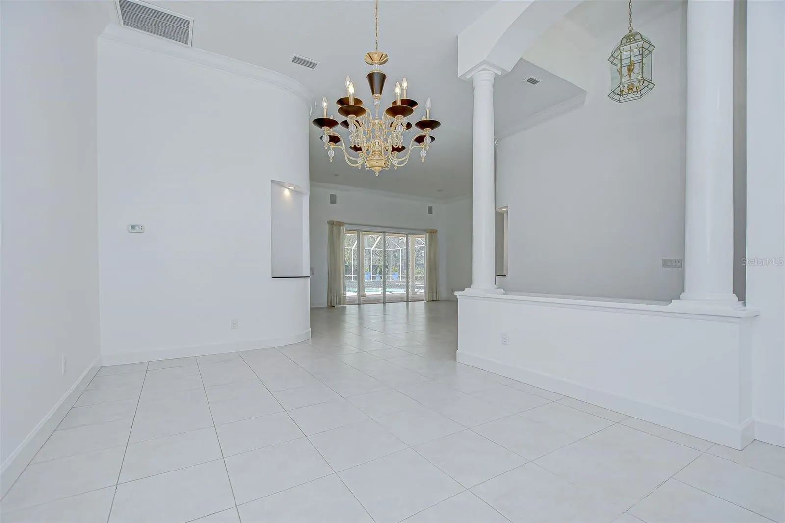 6407 RENWICK CIR