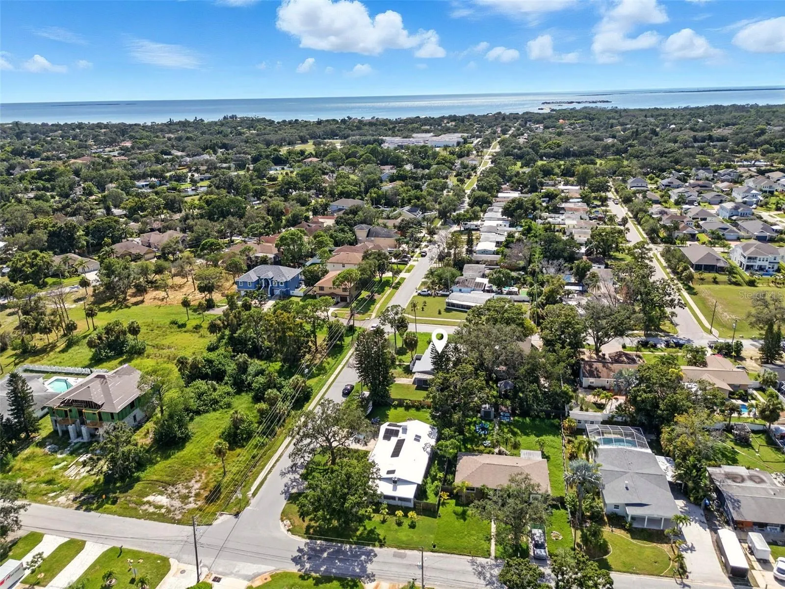 695 SUNSET DR