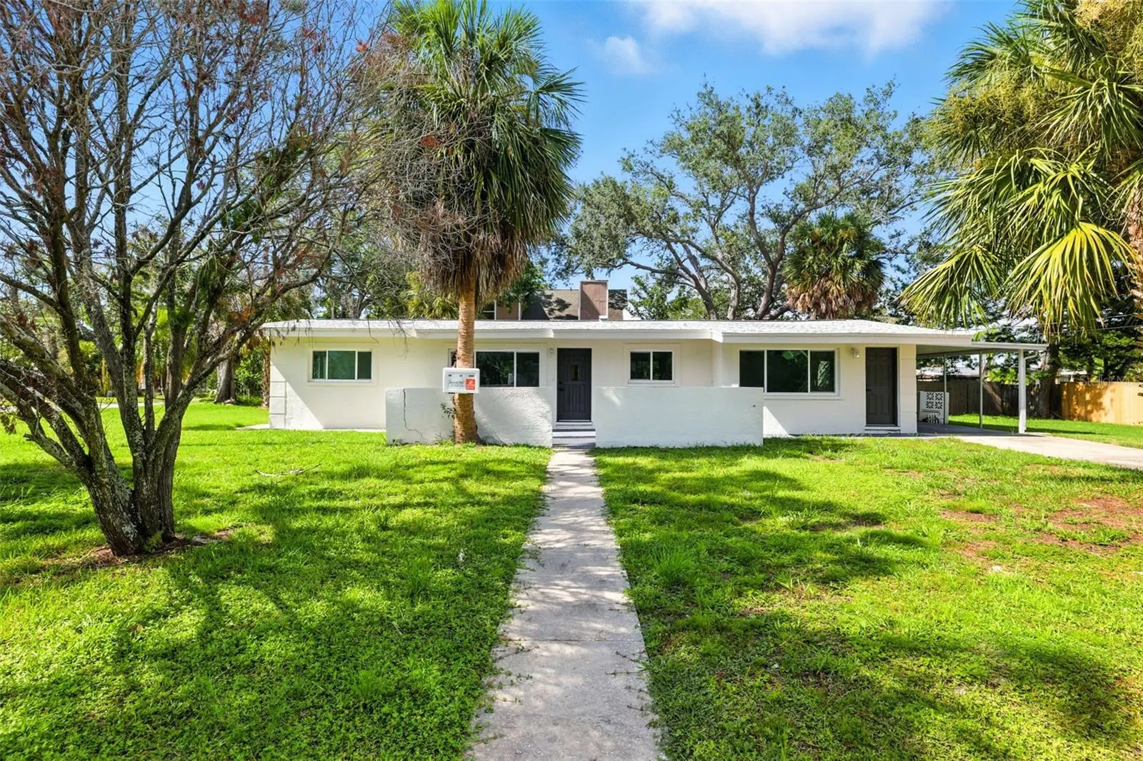 695 SUNSET DR
