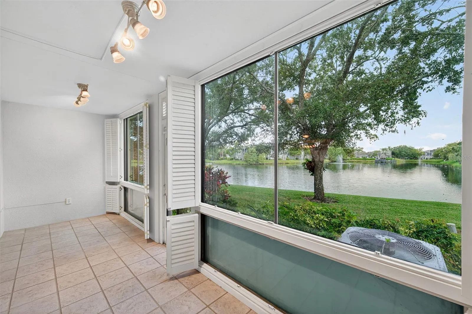 13734 MARSEILLES CT