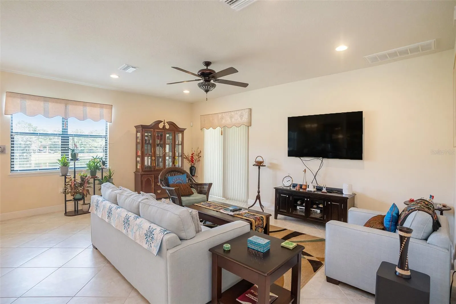 15213 CAPRI ISLE LN