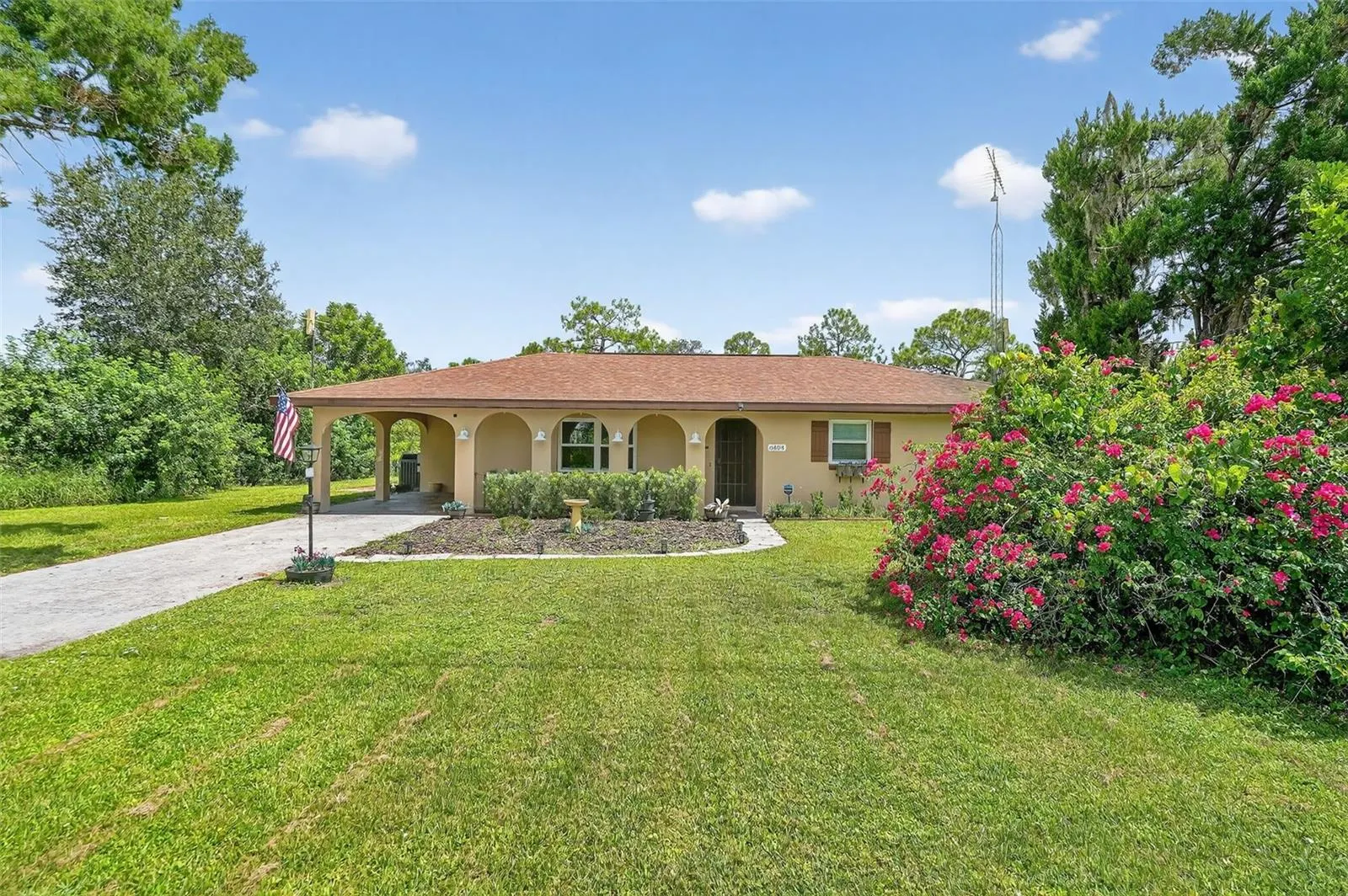 6404 MATTEE DR