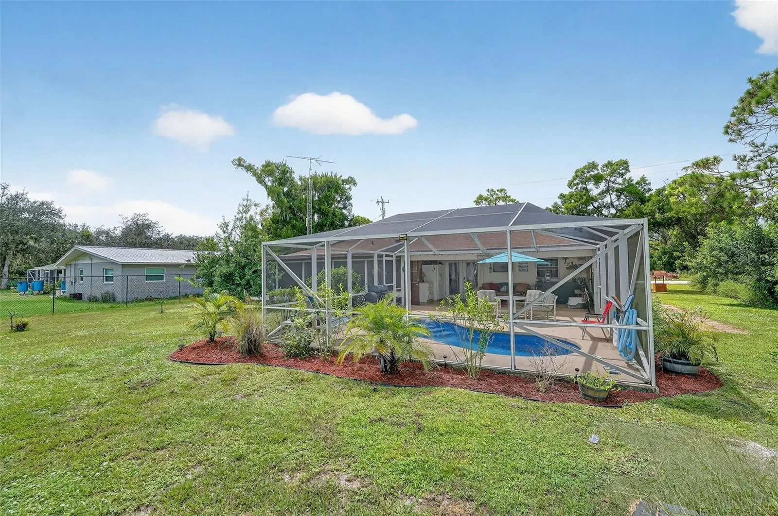 6404 MATTEE DR