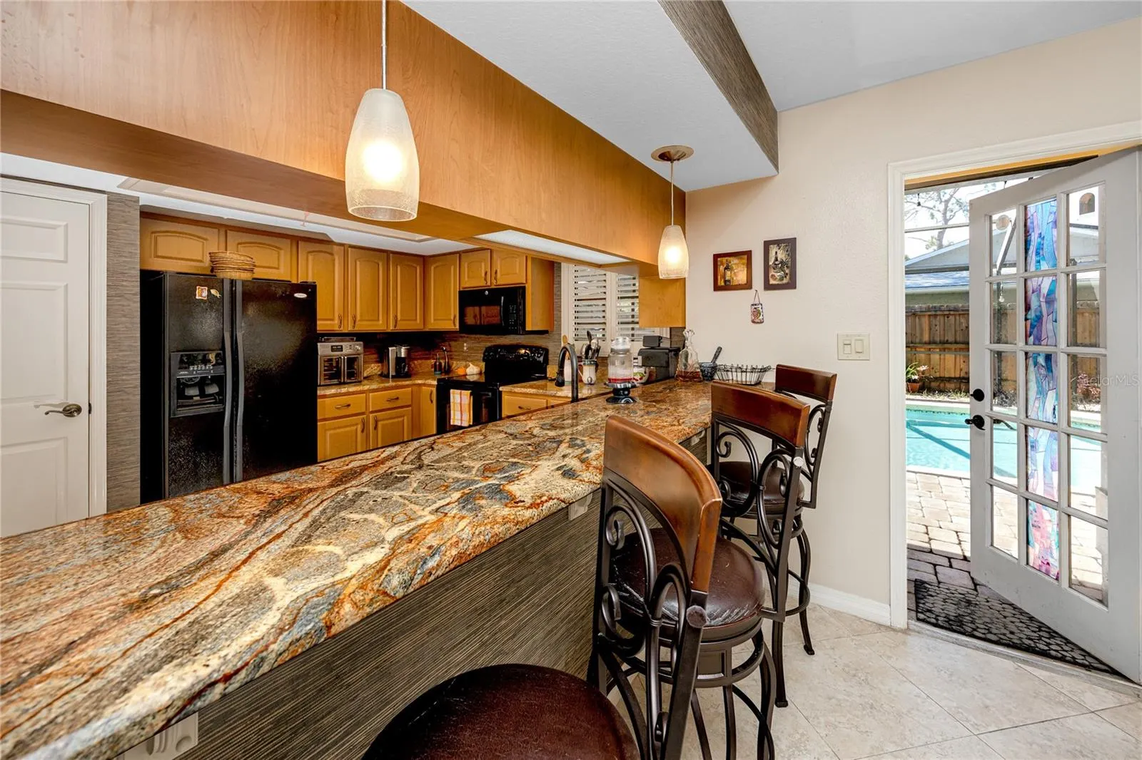 1229 HOLIDAY DR