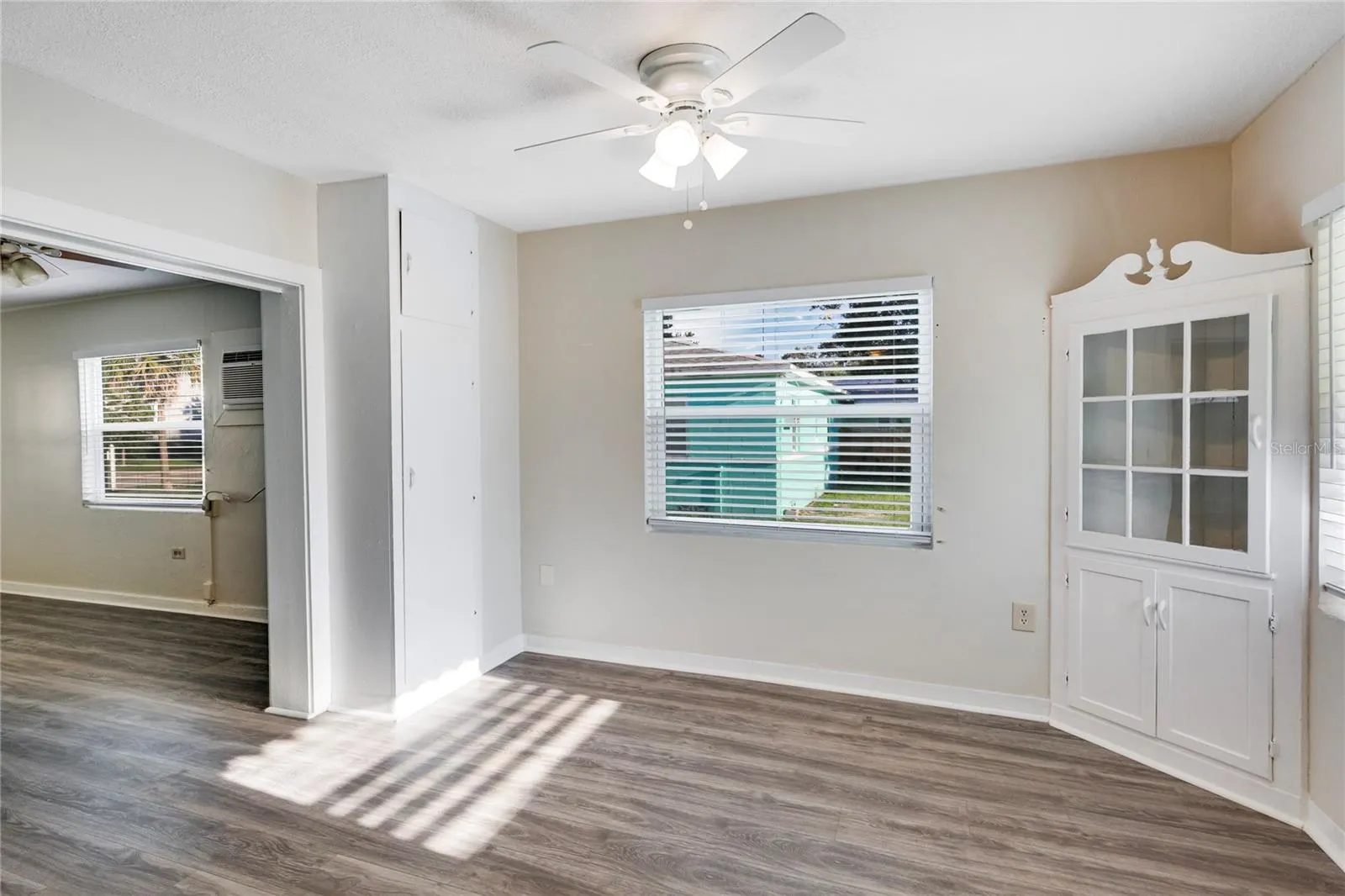624 DOUGLAS AVE