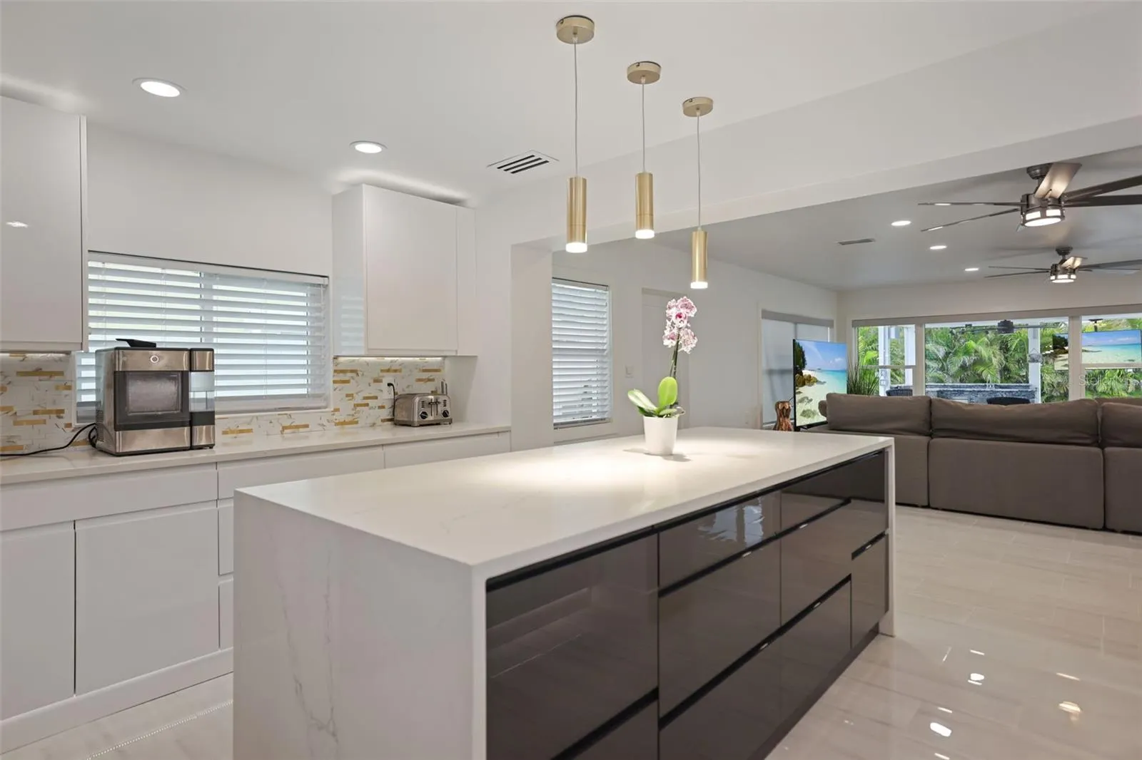 16015 REDINGTON DR