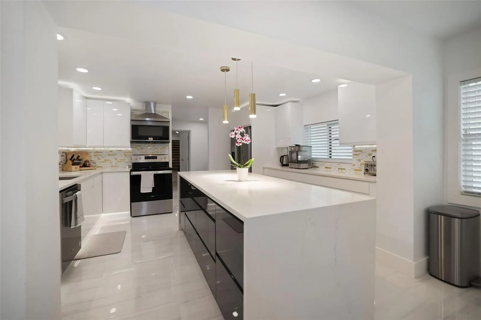 16015 REDINGTON DR