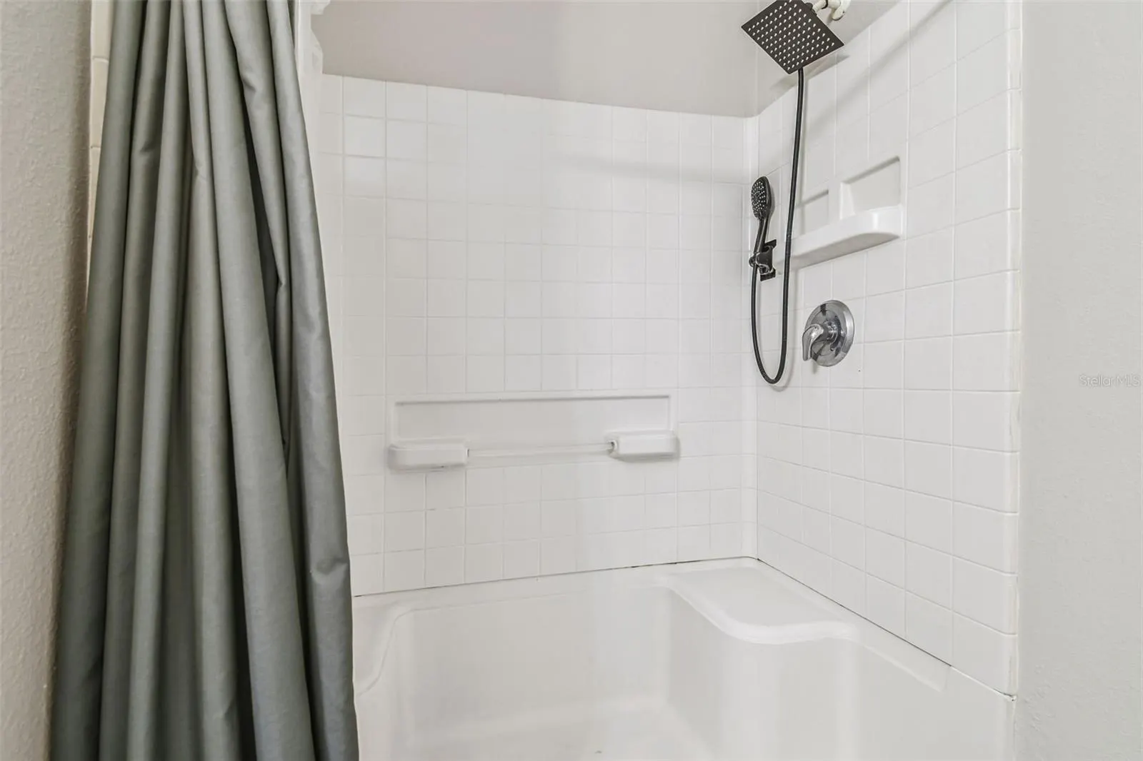 2423 HIBISCUS BAY LN