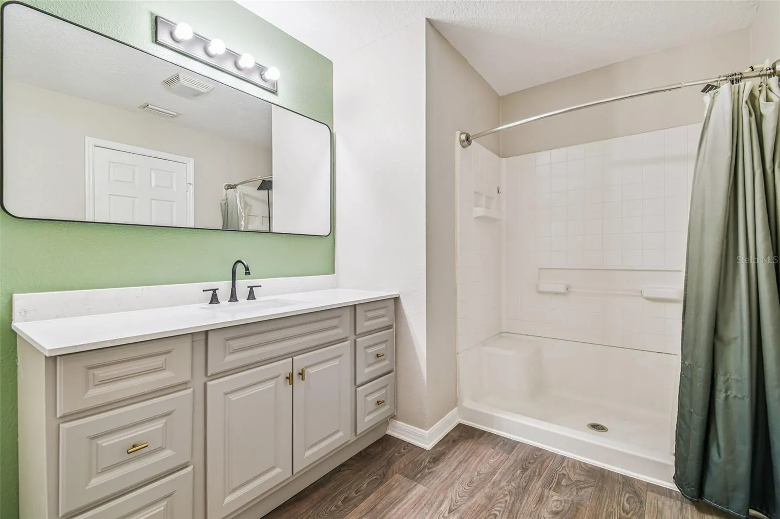 2423 HIBISCUS BAY LN