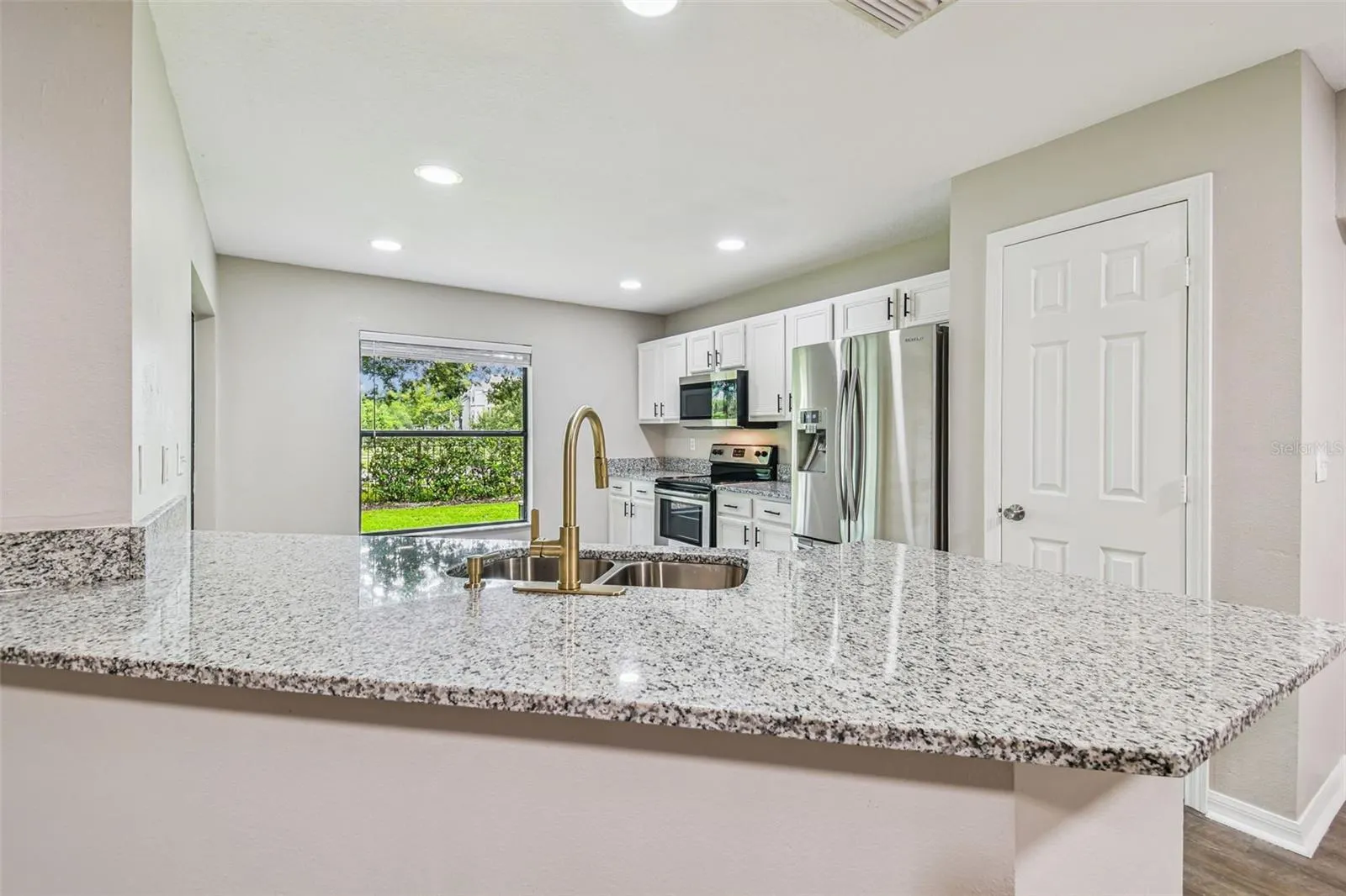2423 HIBISCUS BAY LN