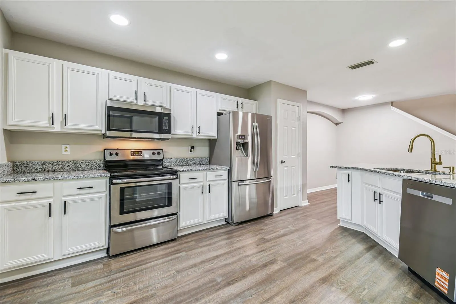 2423 HIBISCUS BAY LN
