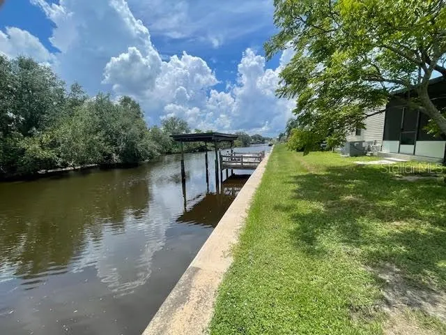 104 N SAINT THOMAS CIR