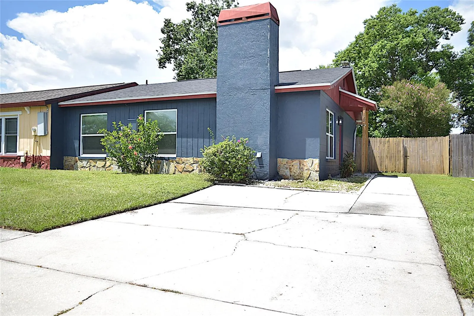 1242 MOHRLAKE DR