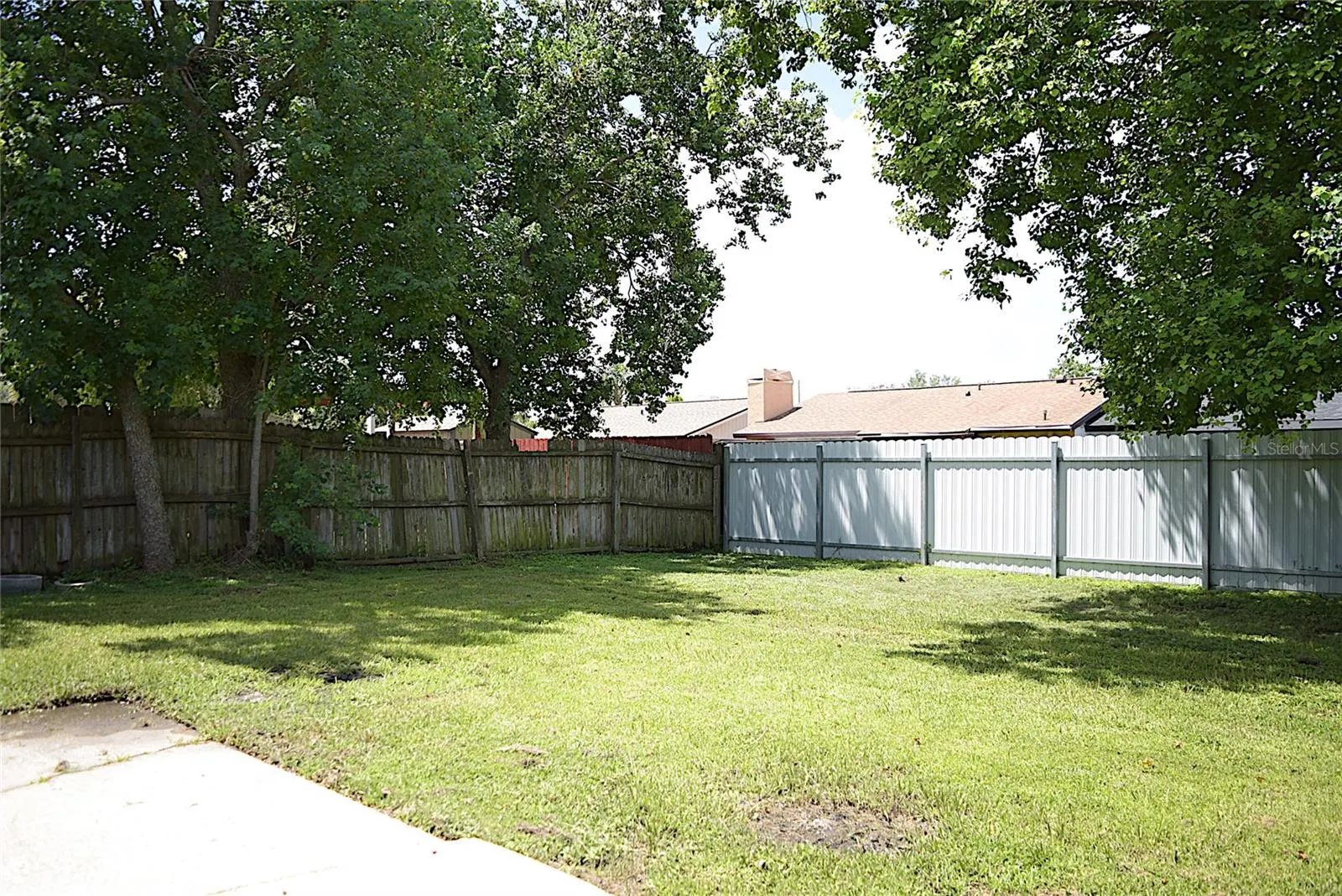 1242 MOHRLAKE DR