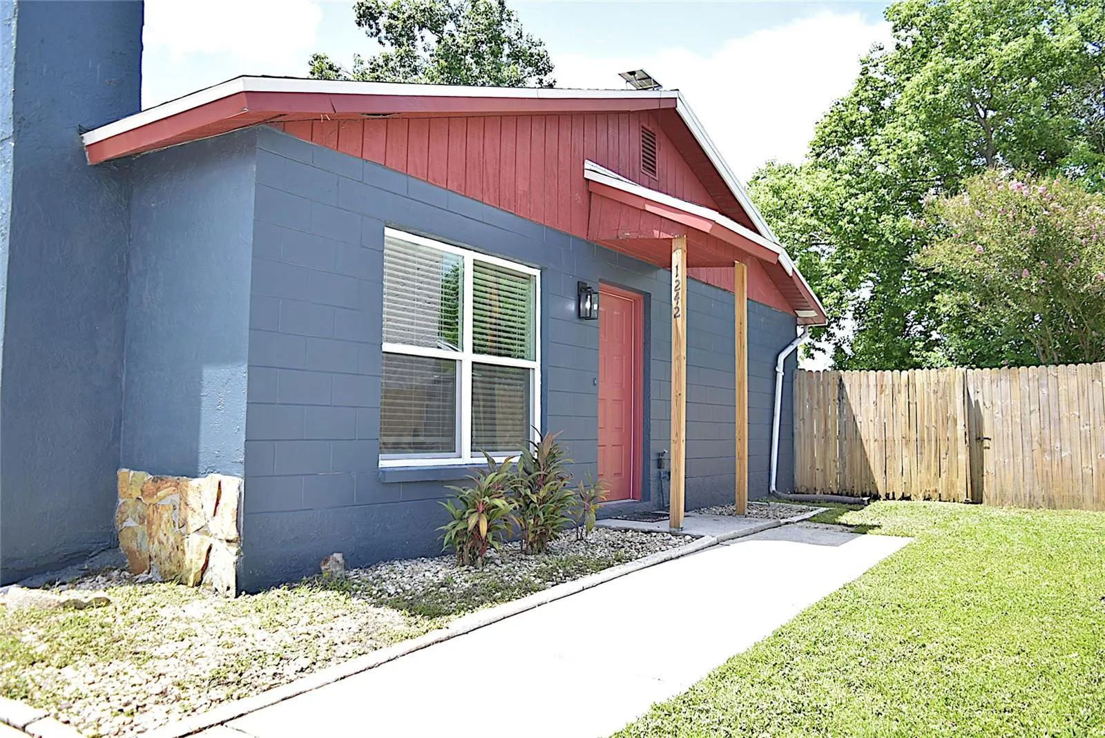 1242 MOHRLAKE DR
