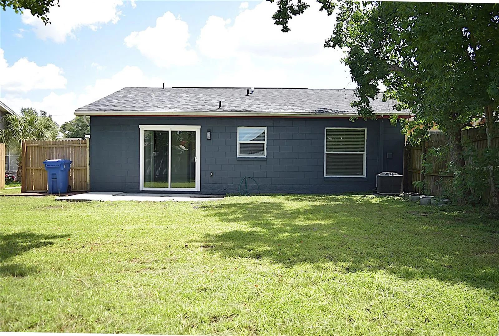 1242 MOHRLAKE DR