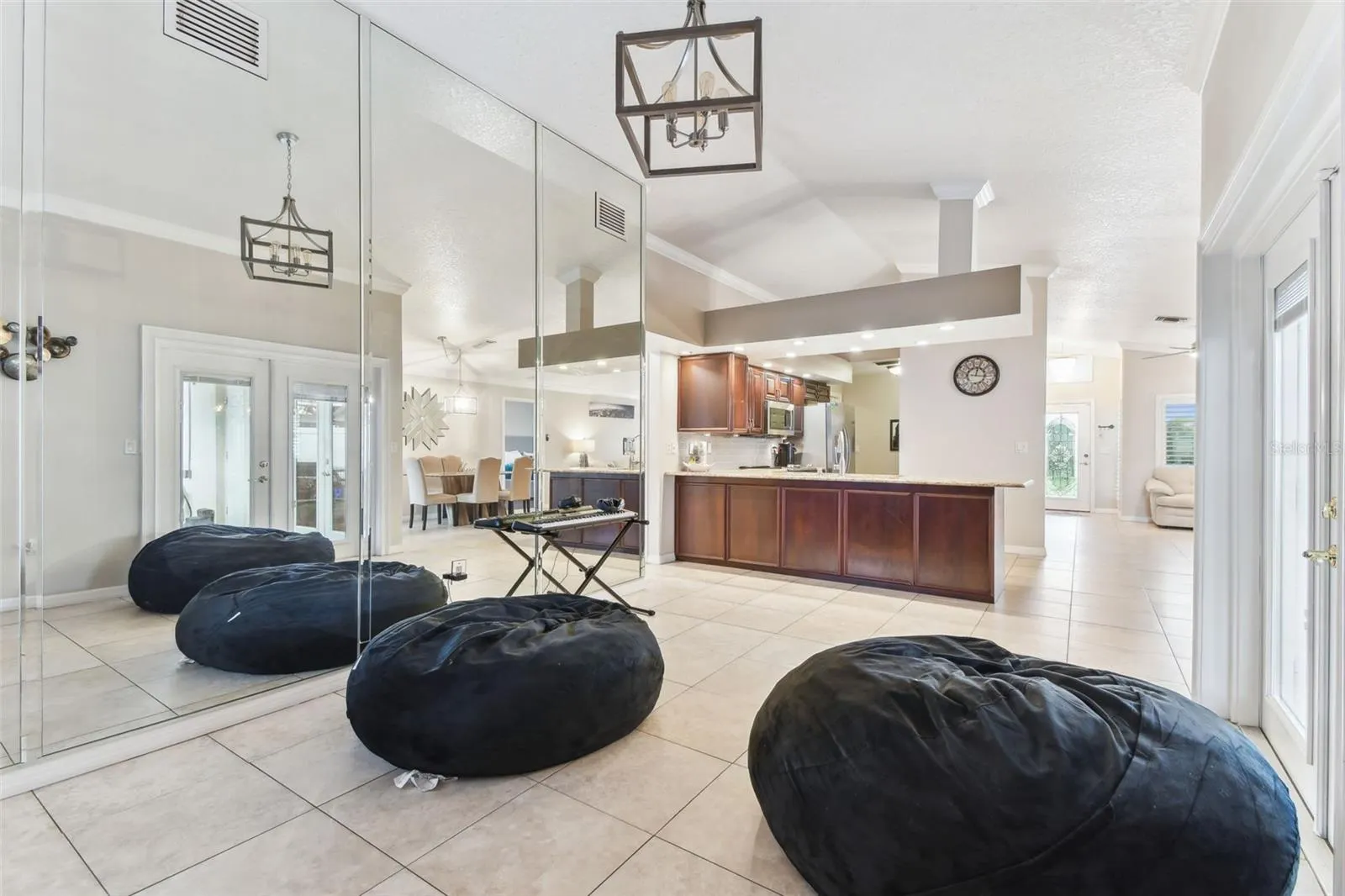 3079 LAHLOR LN