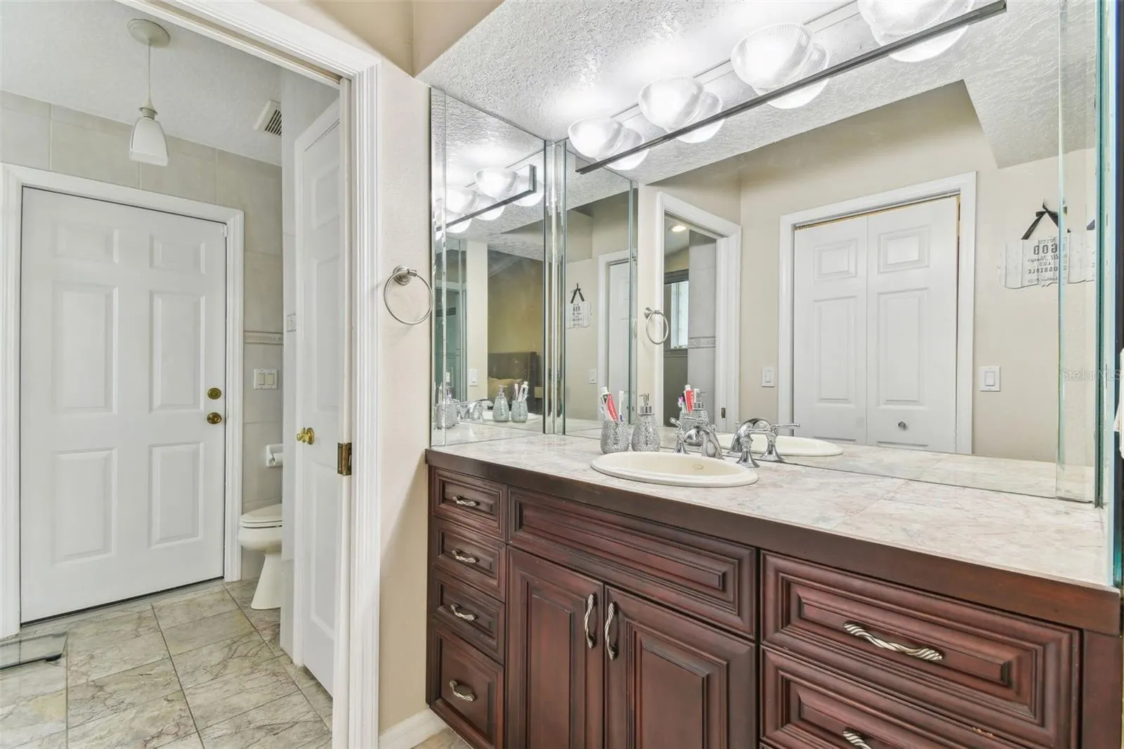 3079 LAHLOR LN