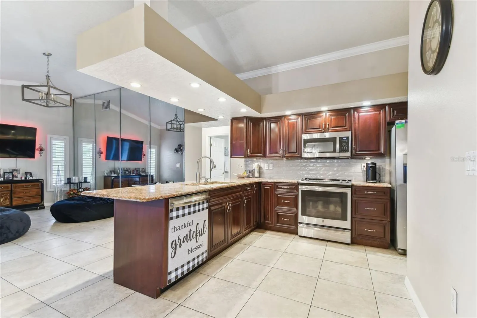 3079 LAHLOR LN