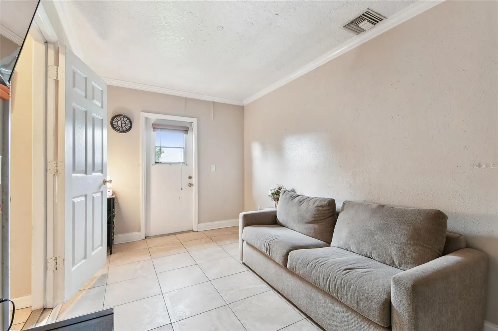 3079 LAHLOR LN