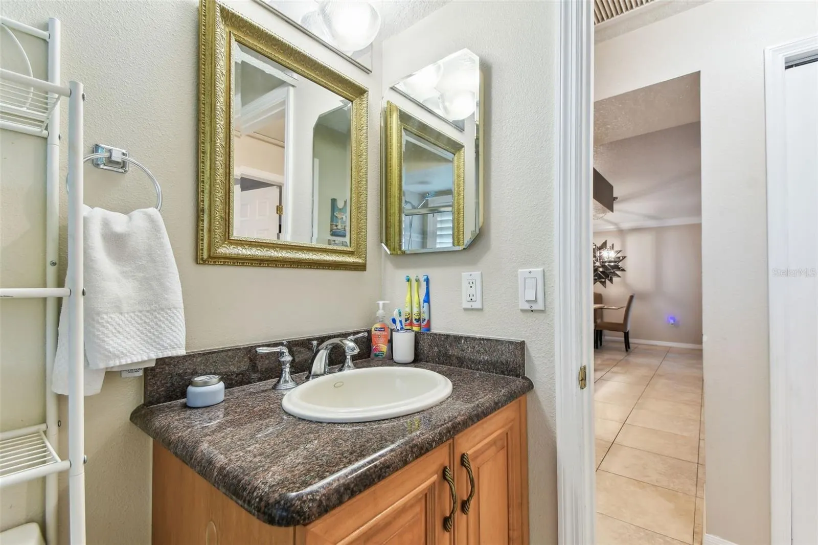 3079 LAHLOR LN