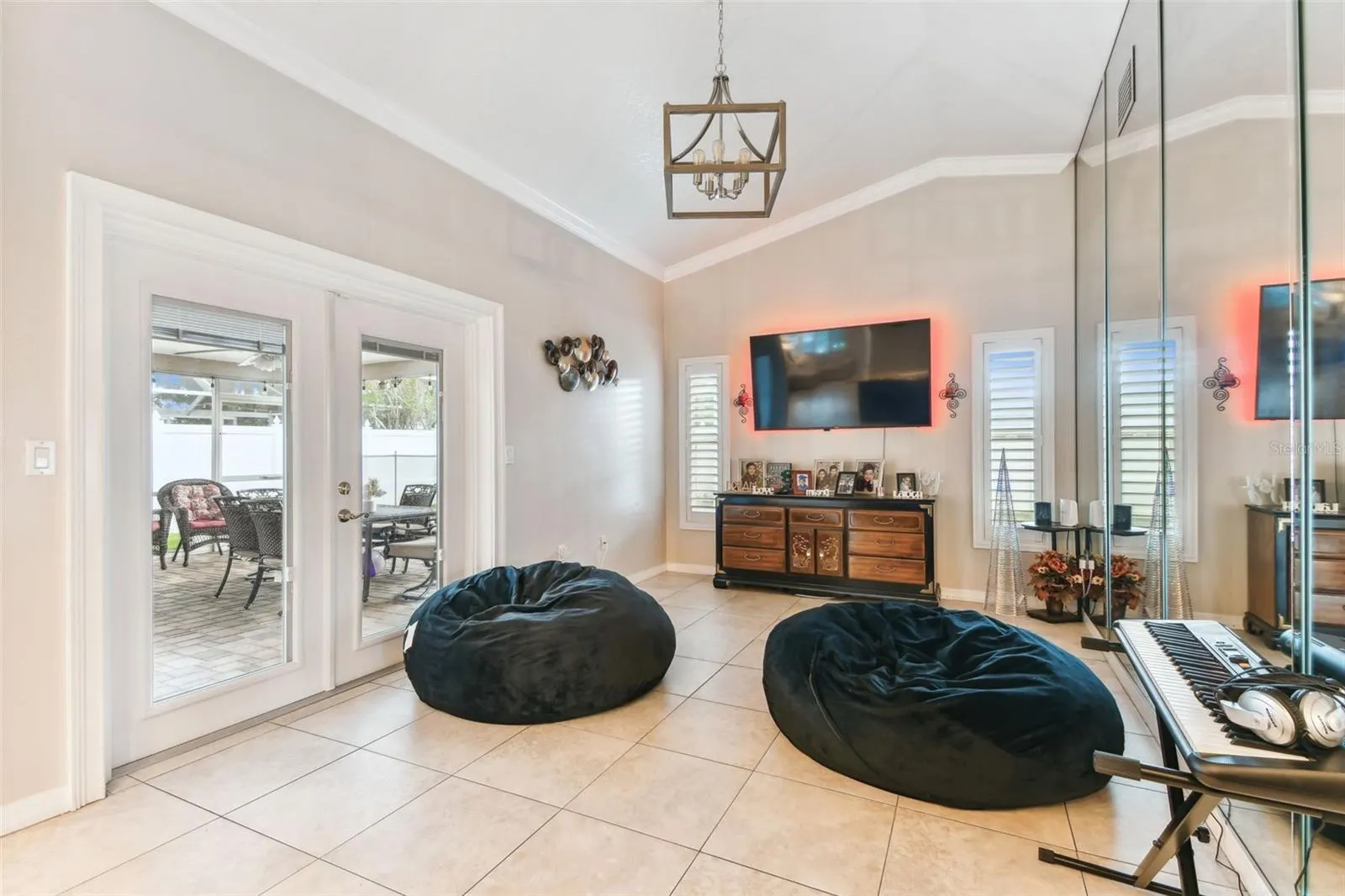 3079 LAHLOR LN