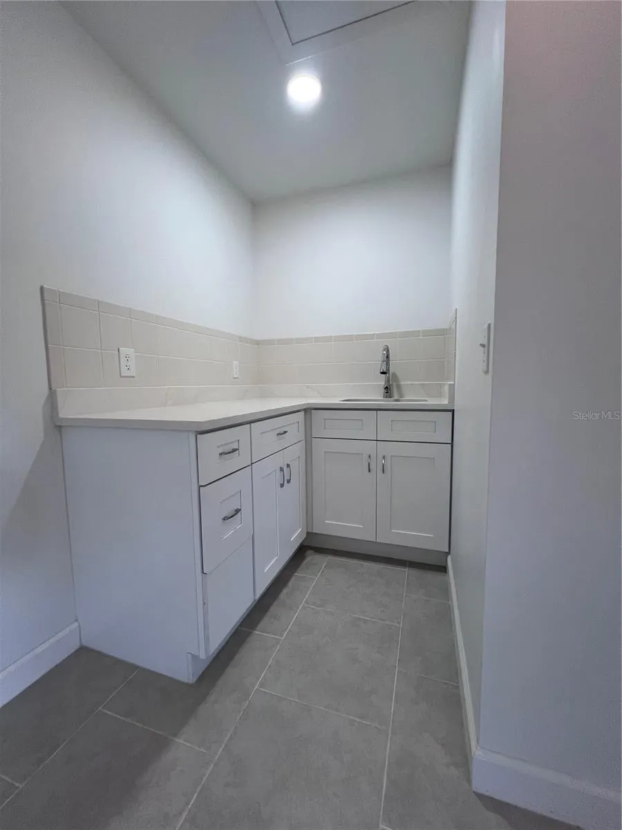 118 W SLIGH AVE #A, #A