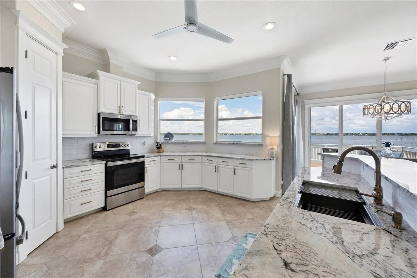 4111 N BEACH RD