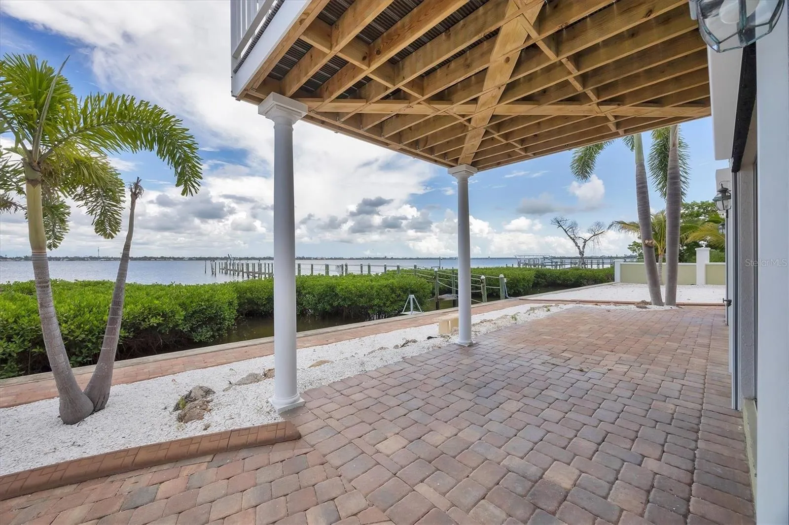 4111 N BEACH RD