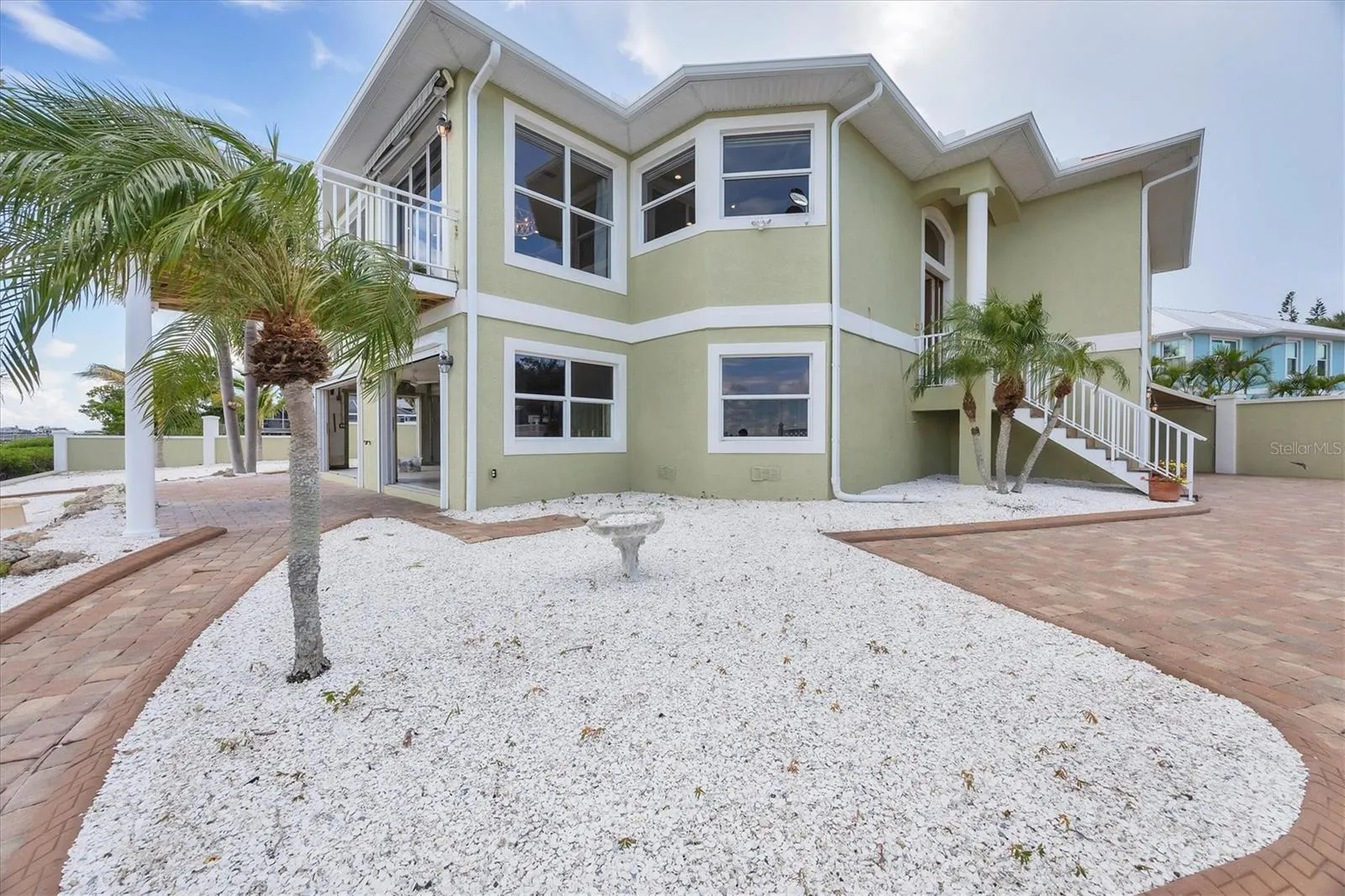 4111 N BEACH RD