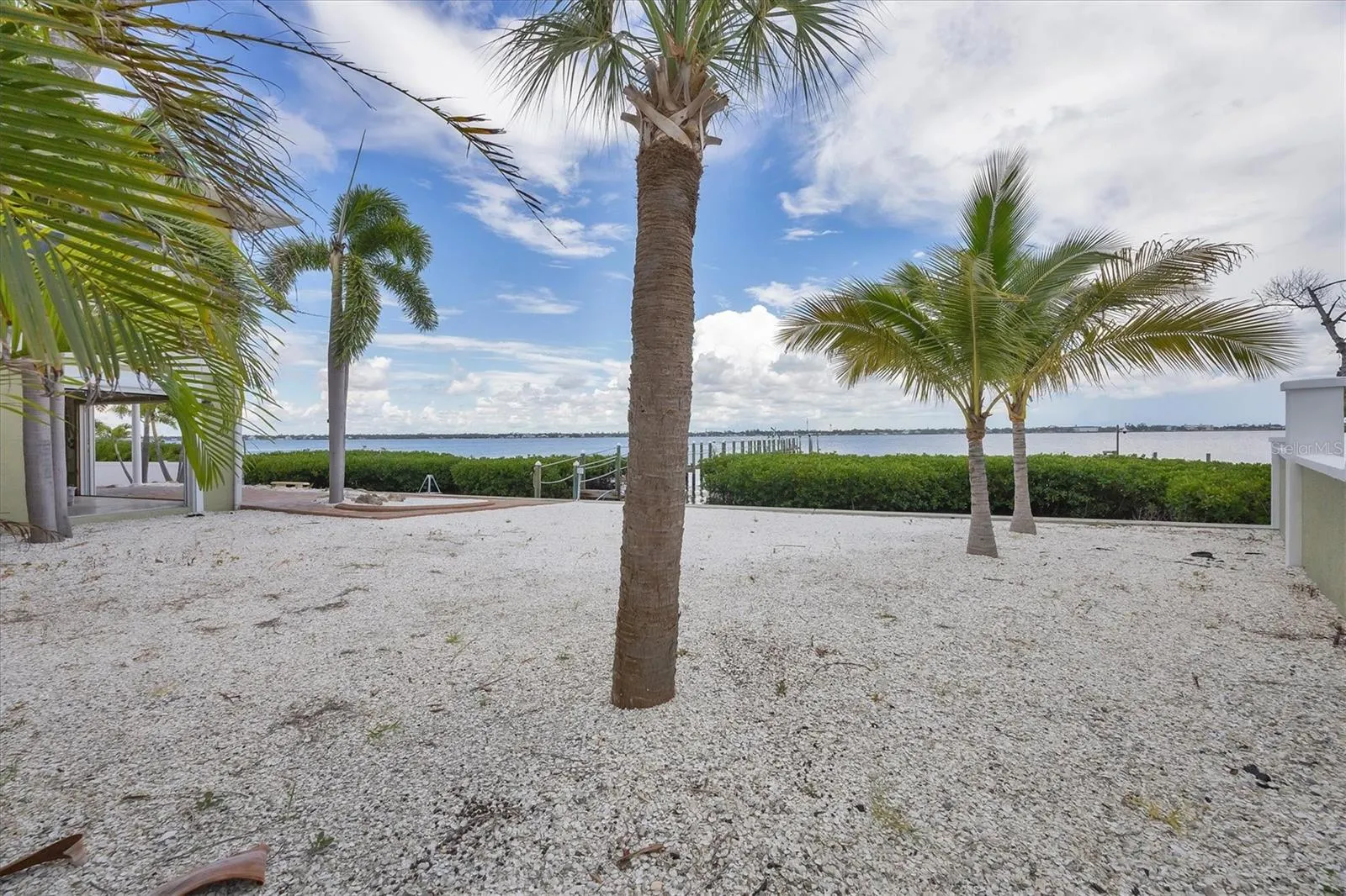 4111 N BEACH RD