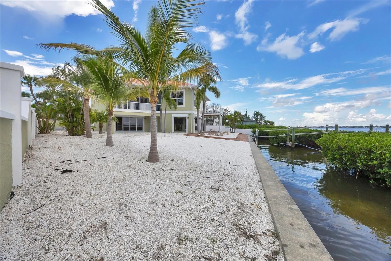 4111 N BEACH RD