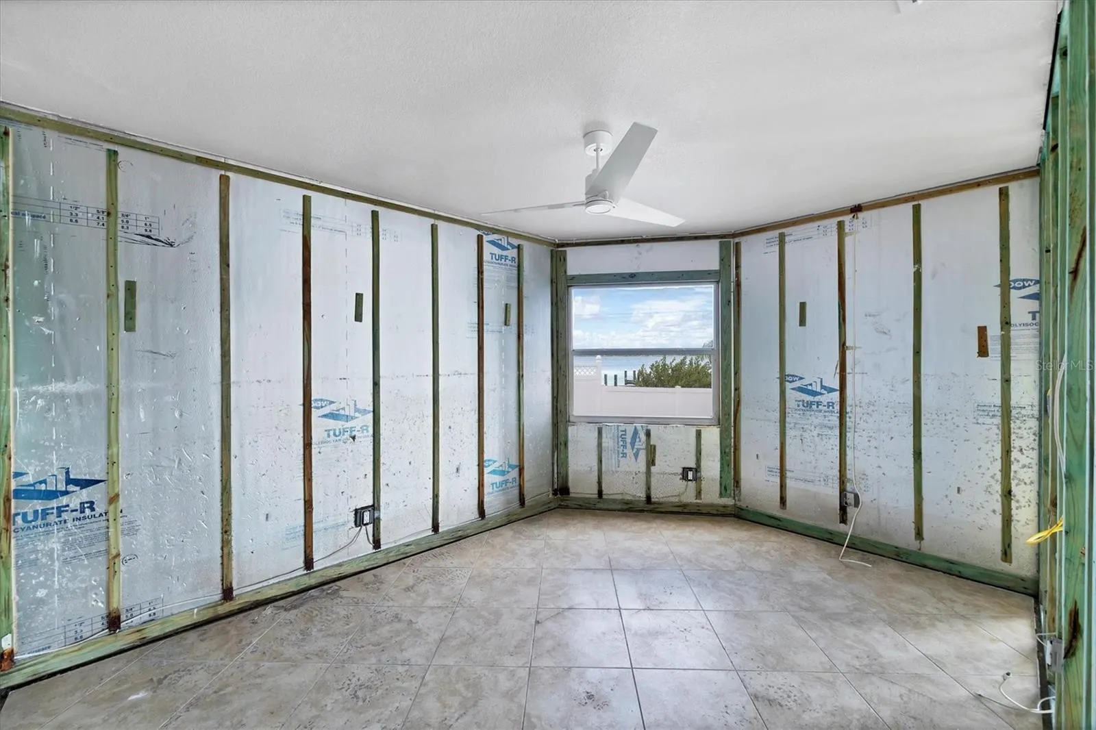 4111 N BEACH RD